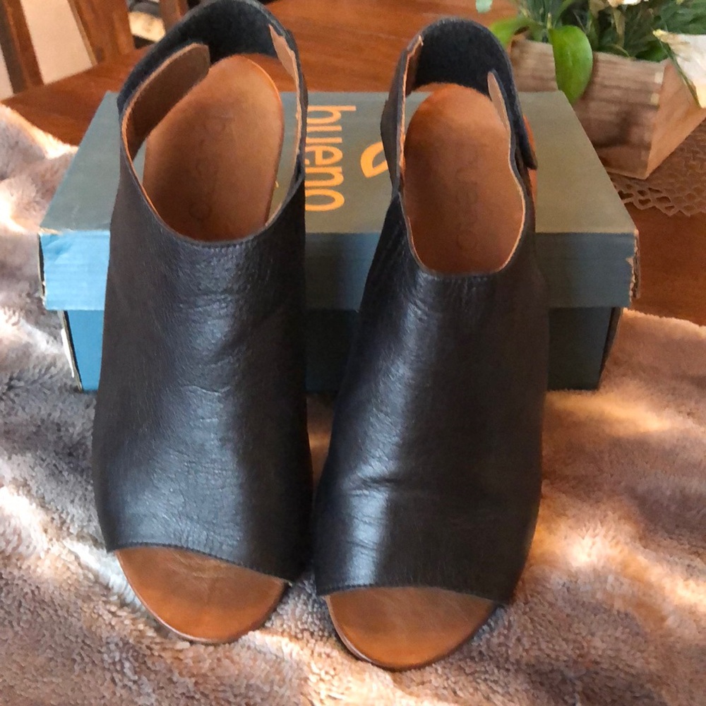 Bueno Sandal